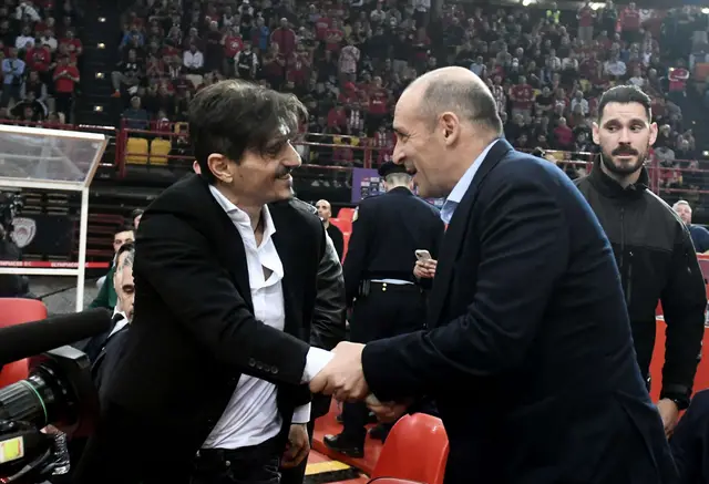 Συνάντηση κορυφής ανάμεσα σε Γιαννακόπουλο και Αγγελόπουλους.