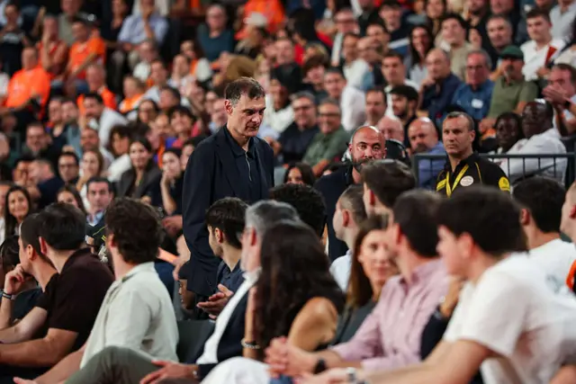 ΟΛΥΜΠΙΑΚΟΣ: Συγκλονιστική ομιλία του Γιώργου Μπαρτζώκα στους παίκτες του στα αποδυτήρια μετά την νίκη επί της Βαλένθια!